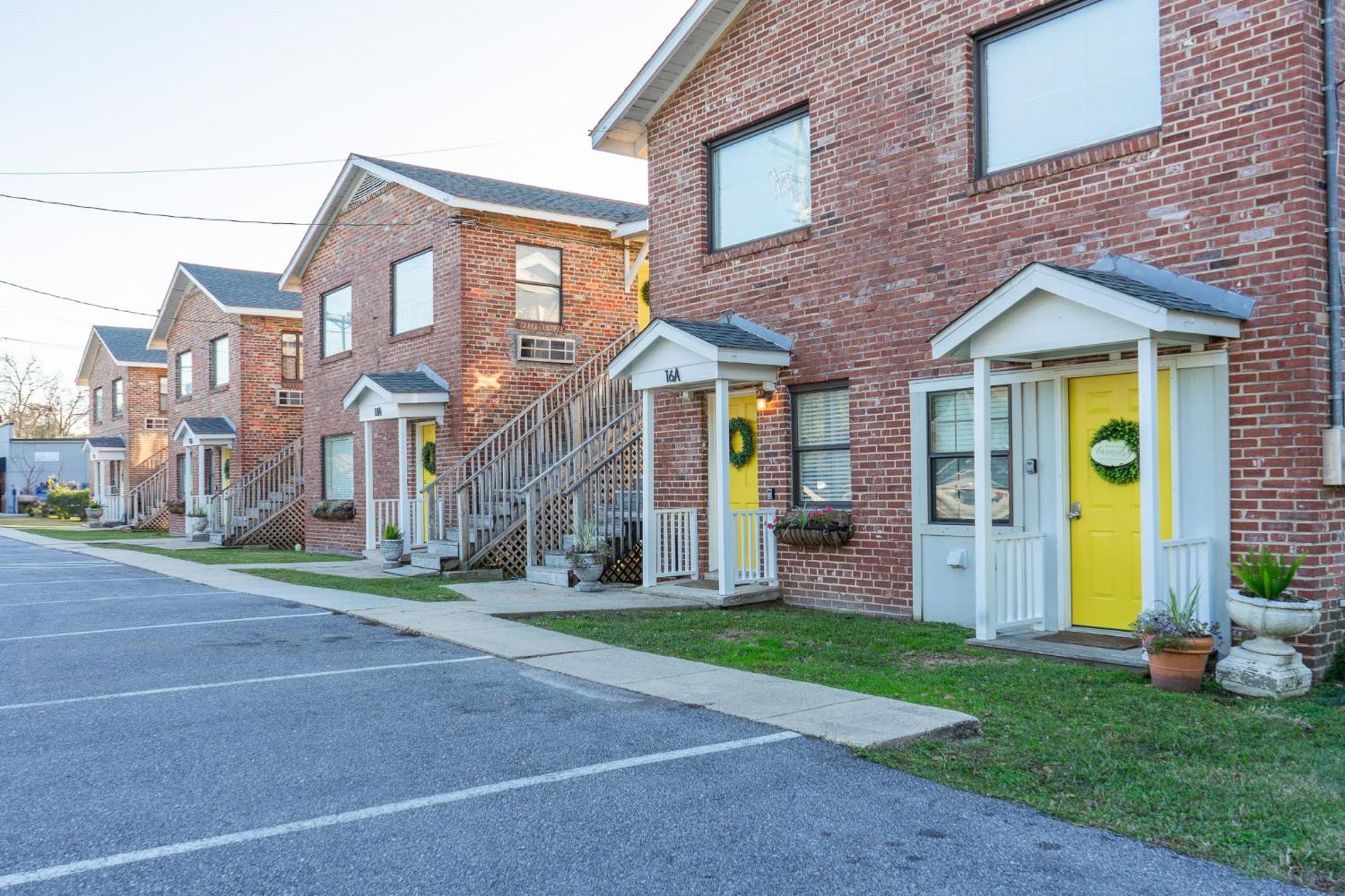 The Flats On Florida St - Super Comfy 2-Bedroom Apartments Mobile Eksteriør billede